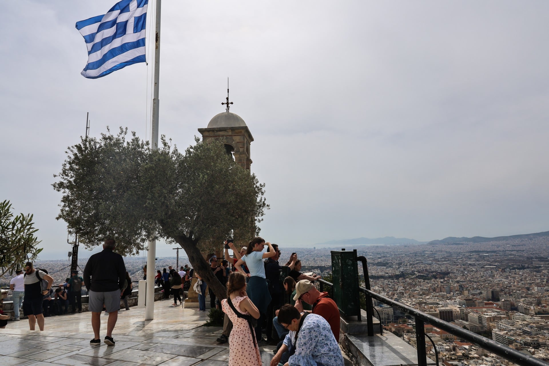 Αυξημένες νεφώσεις σε όλη τη χώρα με σκόνη και έως 8 μποφόρ στο Αιγαίο