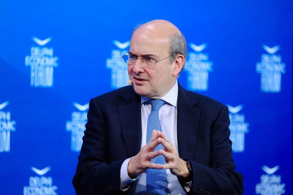 Τα πακέτα στήριξης χαλάνε το αφήγημα της αντιπολίτευσης