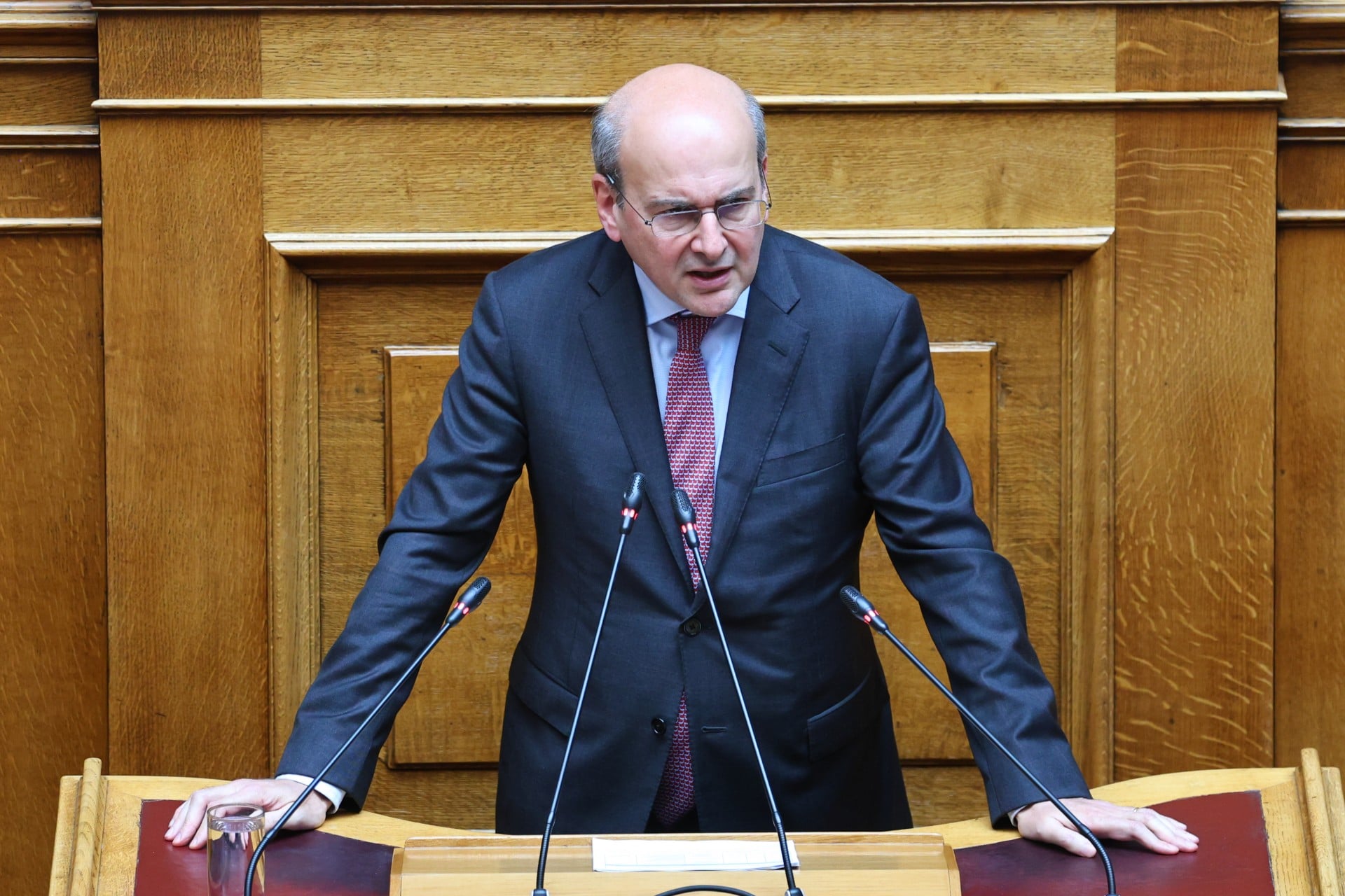 Κ. Χατζηδάκης: «Οι Έλληνες κοιτούν την αντιπολίτευση και στρέφονται στη Ν.Δ.»
