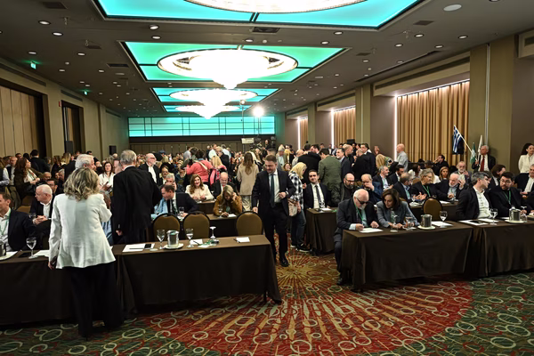 ΠΑΣΟΚ: Ψήφισαν Βαρδακαστάνη και Πολιτικό Συμβούλιο χωρίς να… αρχίσουν τα όργανα - Το μήνυμα εκλογικής ετοιμότητας και ο στόχος της ενότητας