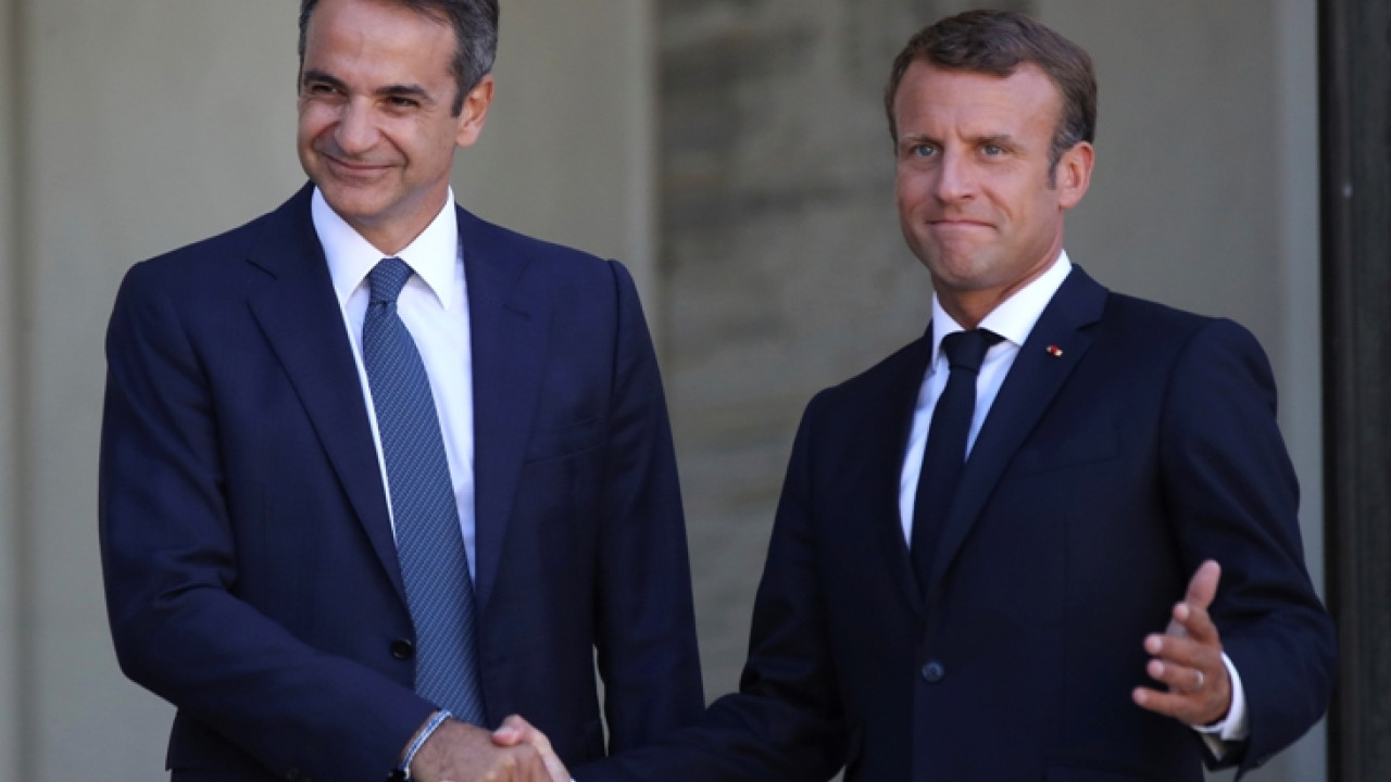Εμανουέλ Μακρόν και Κυριάκος Μητσοτάκης σε μια συζήτηση για το μέλλον της Ευρώπης