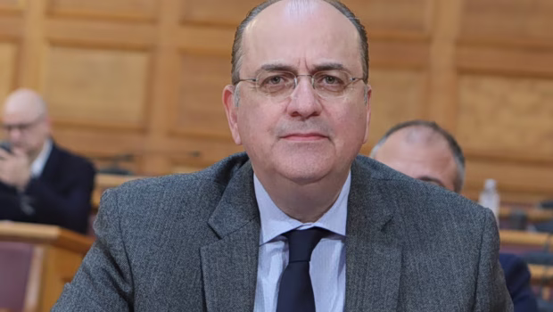 Πυροτέχνημα Λαζαρίδη μετά τον σάλο για το «πτυχίο» και τον διορισμό - «Ζητά τον έντοκο καταλογισμό των καταβληθέντων ποσών»
