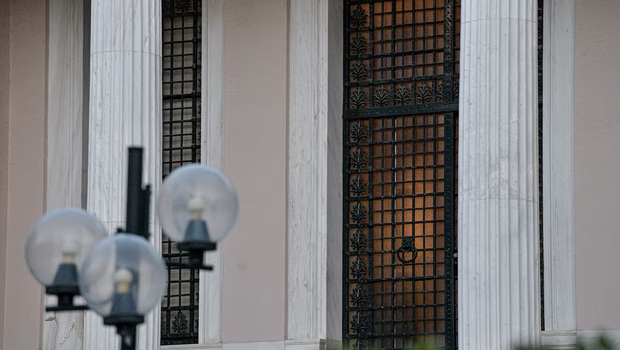 Η επιχείρηση κατευνασμού από το Μαξίμου πέφτει στο κενό - Αιχμές Μπαραλιάκου για το «επιτελικό κράτος»