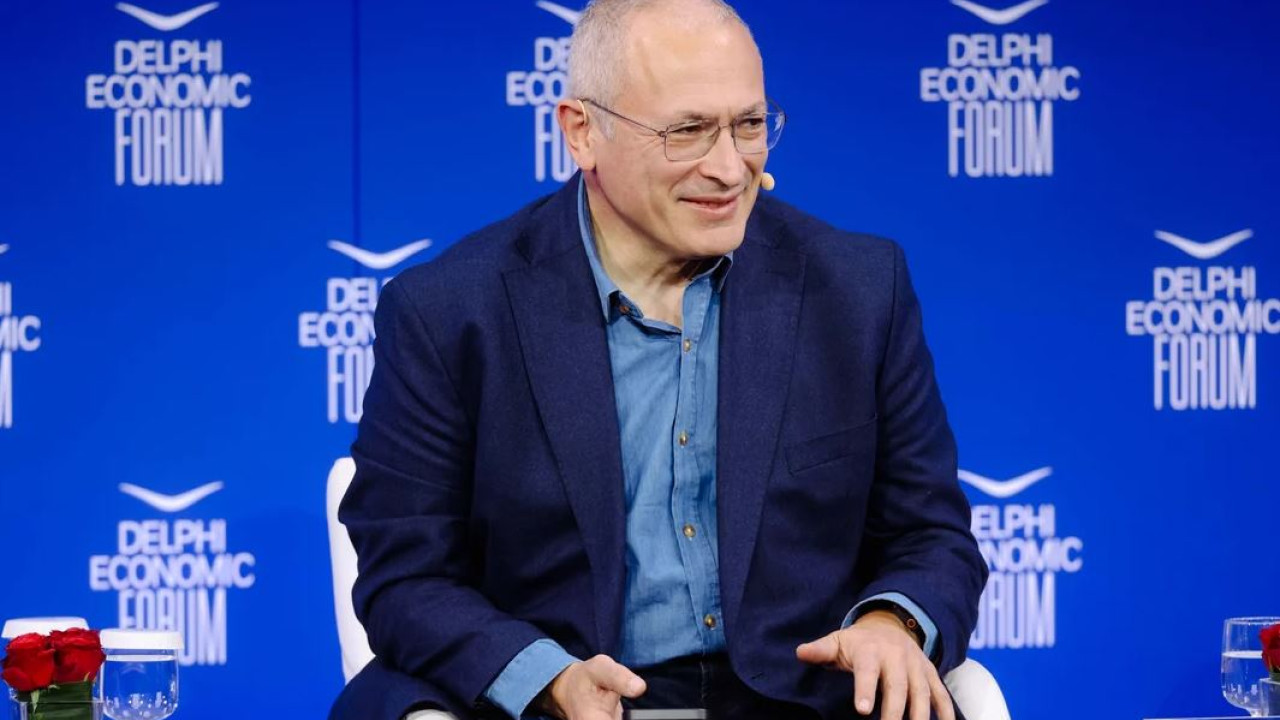 Χοντορκόφσκι: Λανθασμένες κυρώσεις βοήθησαν τον Πούτιν να κρατήσει κεφάλαια στη Ρωσία