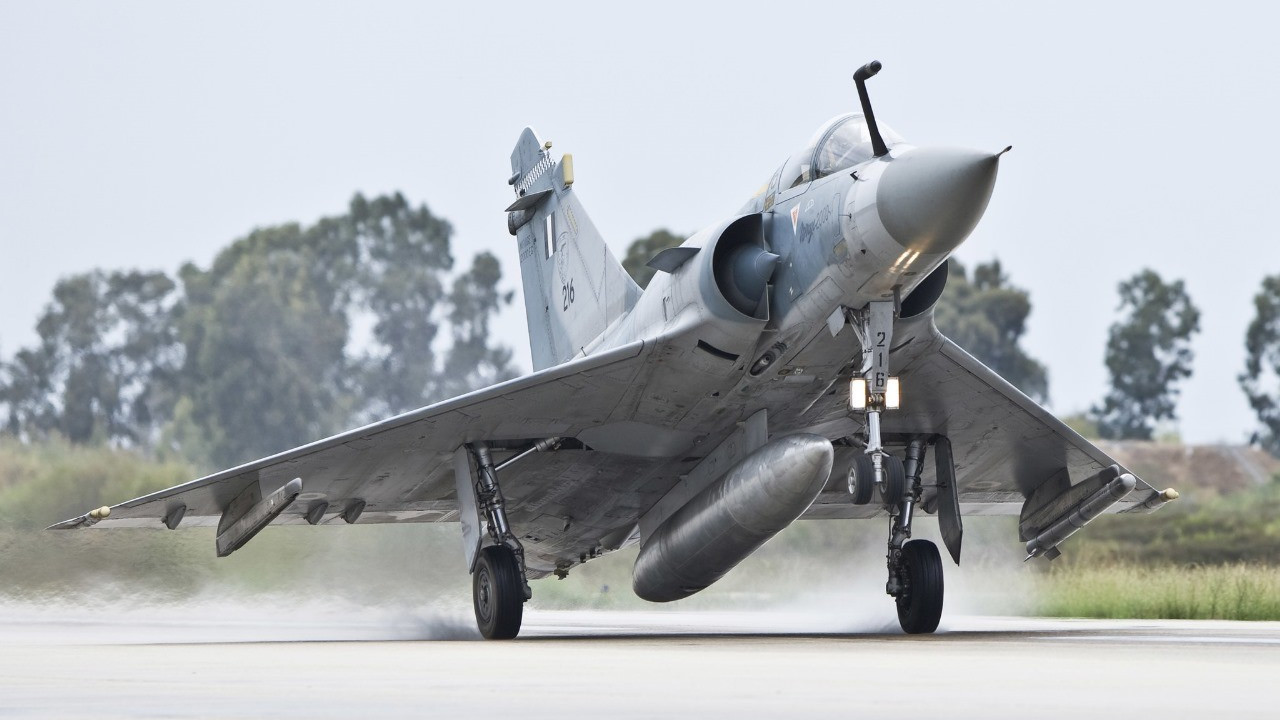 Γαλλία: Πρόταση για παραχώρηση Mirage στην Ουκρανία
