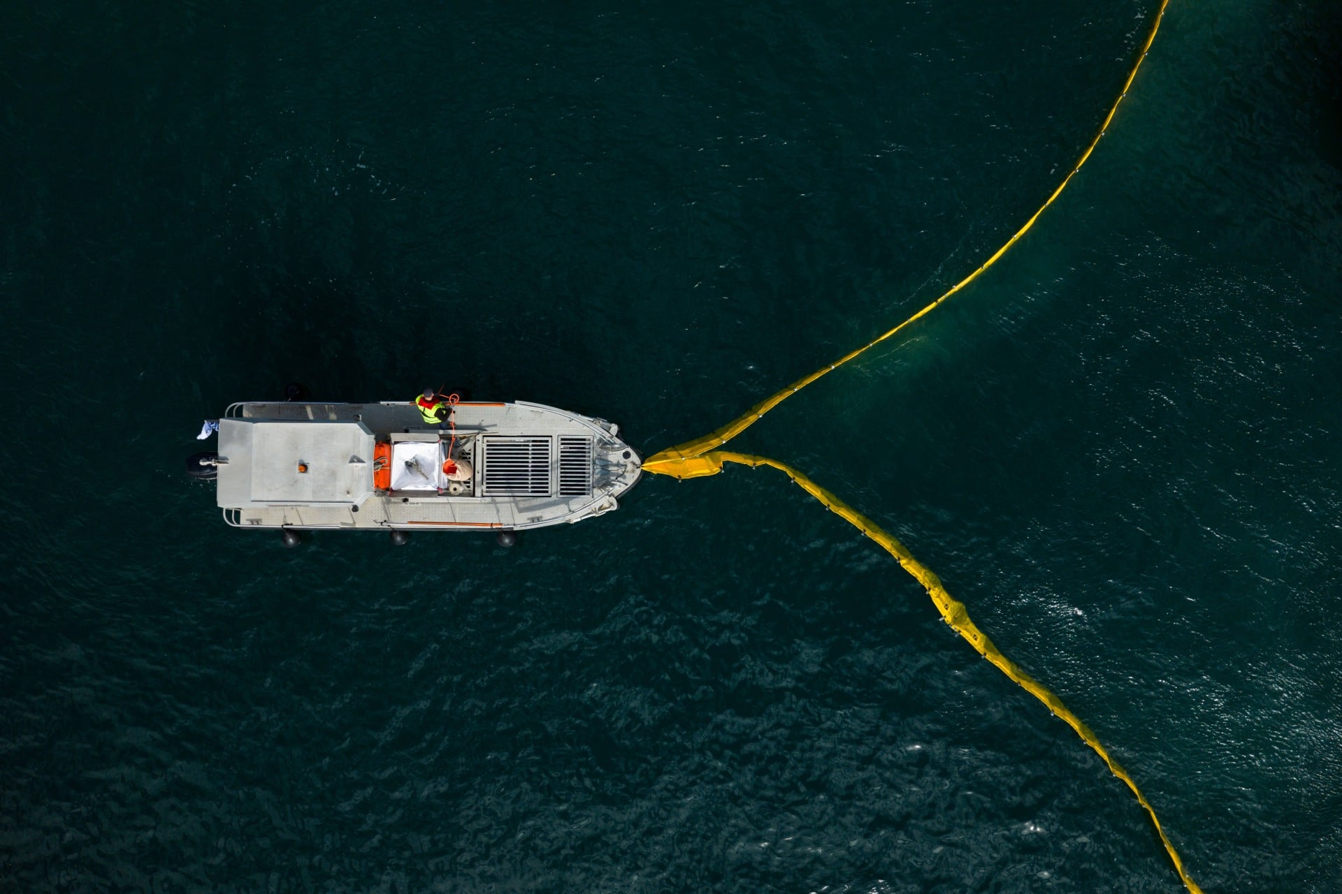 Emergency preparedness drill for sea pollution response at the Port of Piraeus