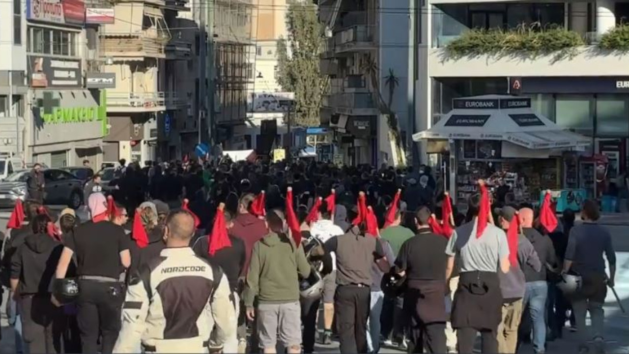 Πανόρμου: Αντιφασιστική πορεία κατά των γραφείων του «Εθνικού Μετώπου»