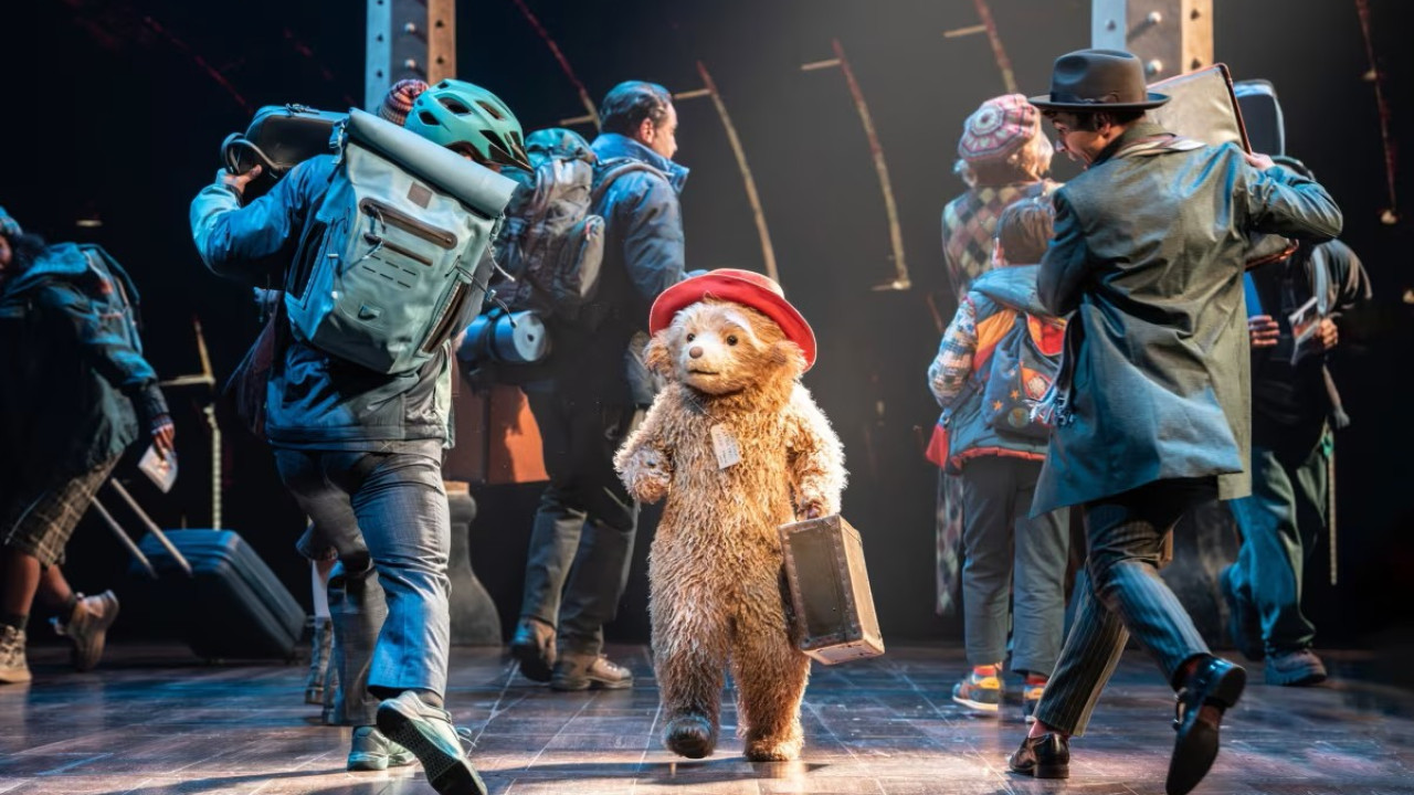 Το «Paddington The Musical» κυριάρχησε στα βραβεία Olivier 2026