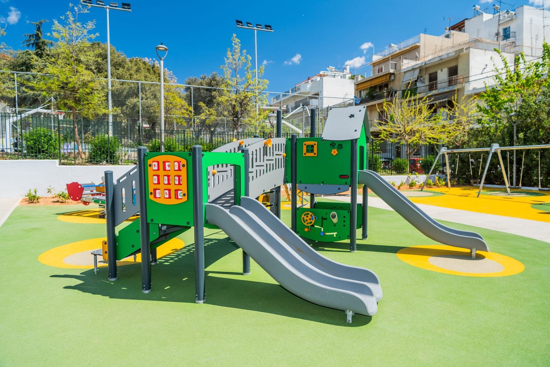 Δύο νέες παιδικές χαρές στο άλσος Νέας Σμύρνης