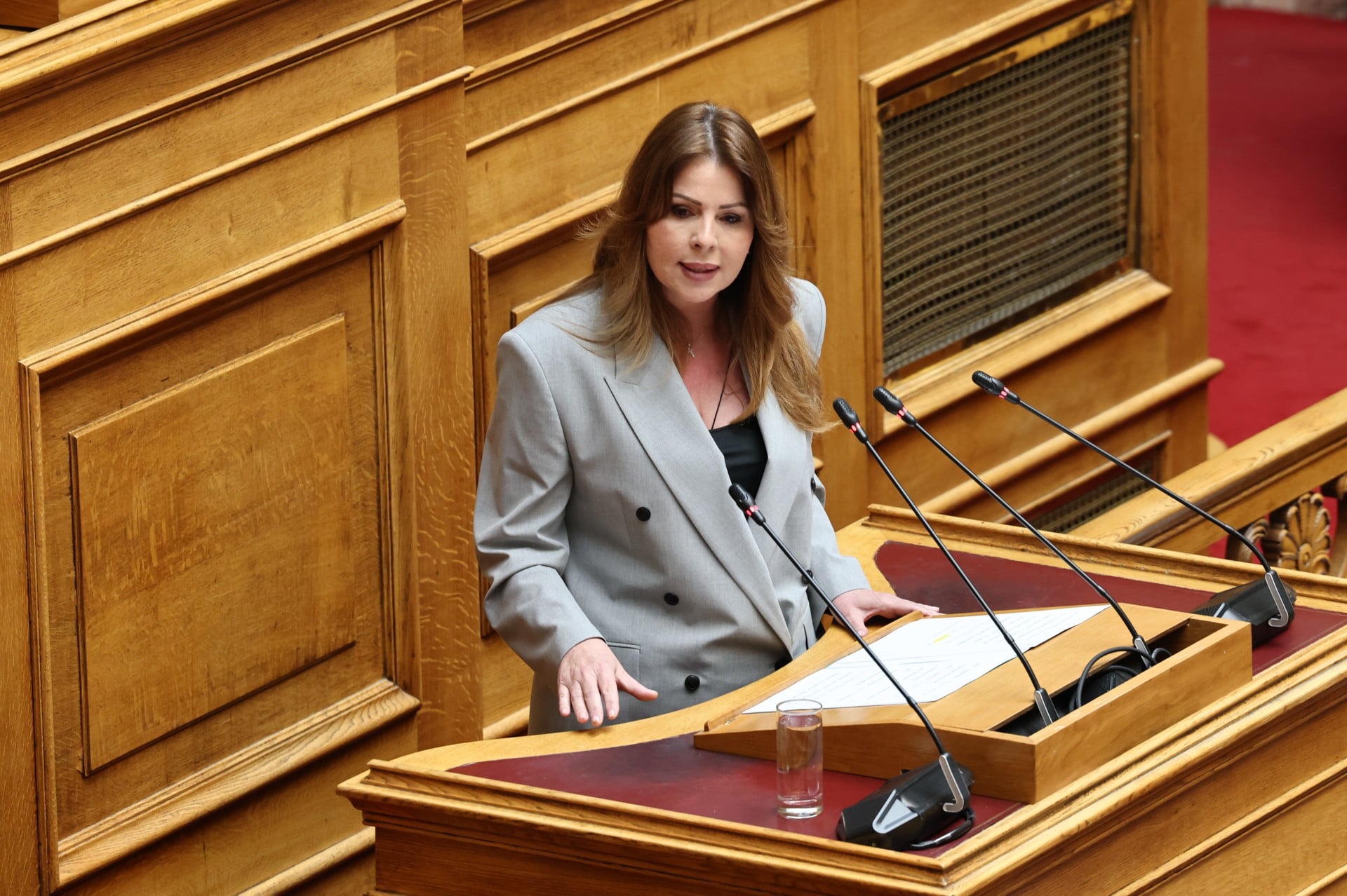 «Δεν έχω τίποτα να φοβηθώ» – Η Κατερίνα Παπακώστα ζητά να κριθεί από τη Δικαιοσύνη