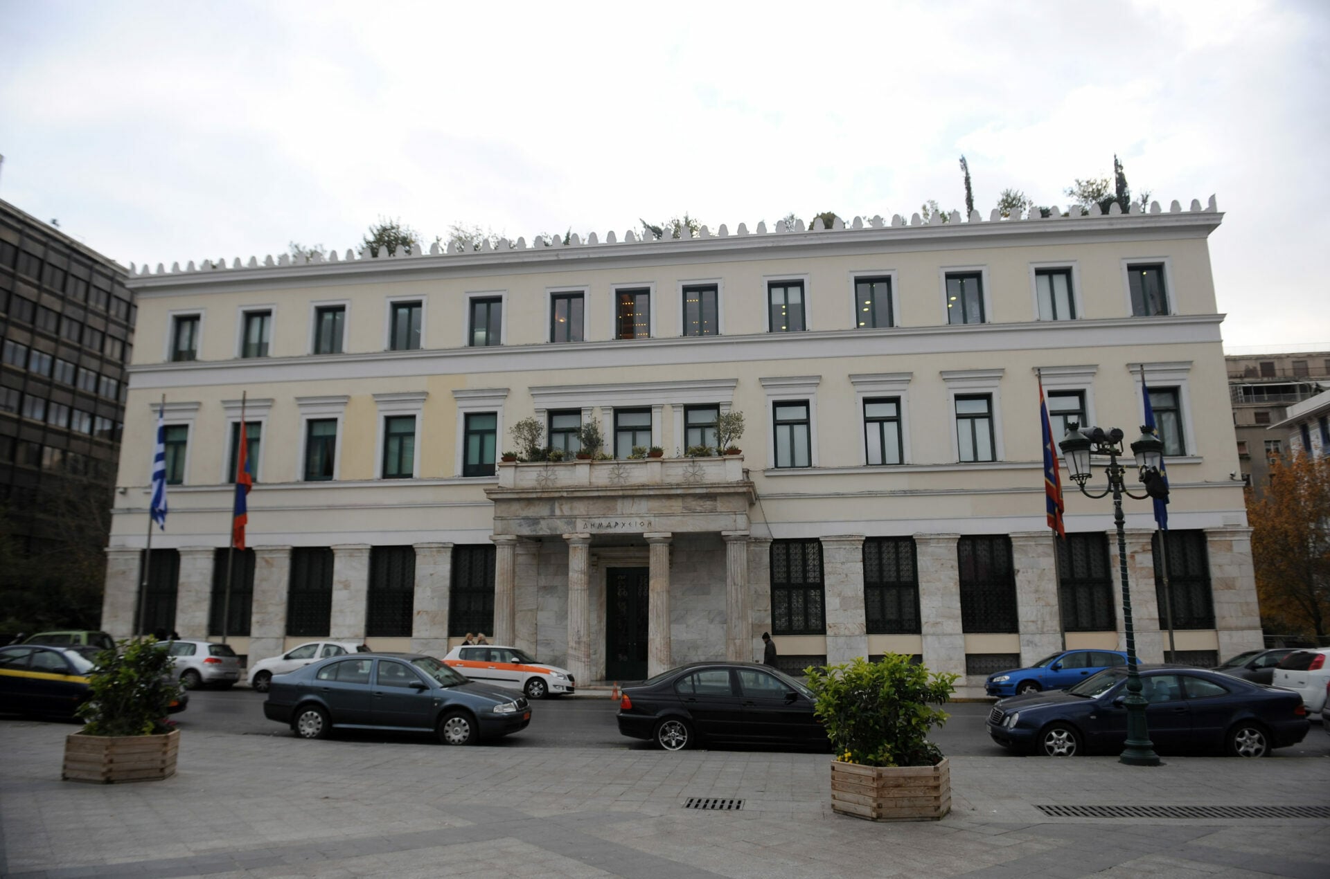 Δωρεάν ηλεκτρικό ρεύμα για 22 χρόνια σε 3 μονογονεϊκές οικογένειες