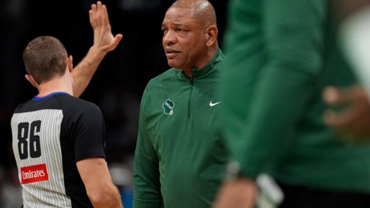 NBA: Τέλος ο Ντοκ Ρίβερς από τους Μπακς