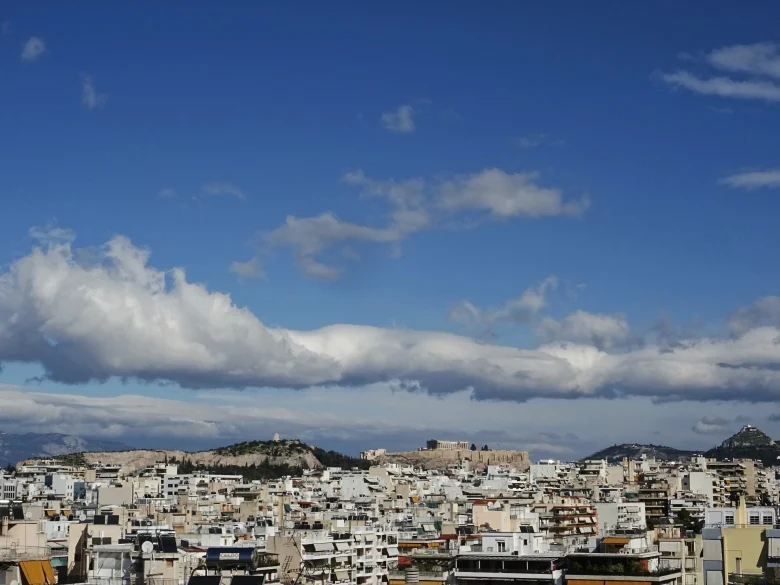 Ηλιοφάνεια με λίγα σύννεφα και θερμοκρασία χωρίς αξιόλογη μεταβολή – News.gr