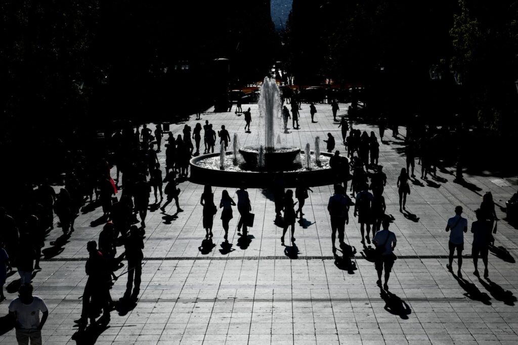 Slight decline in the economic climate index in March