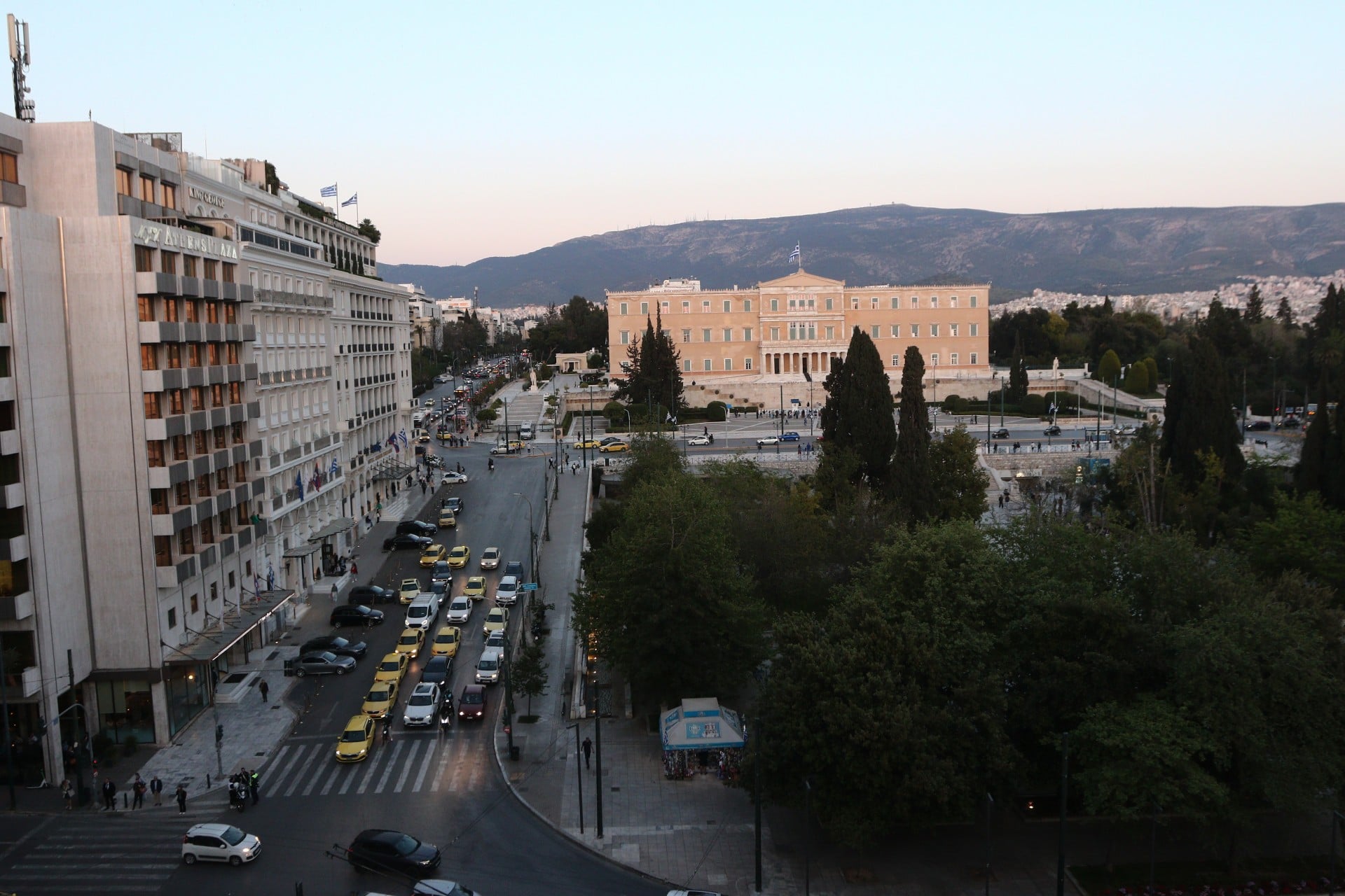 Και μετά λέμε για παθογένειες