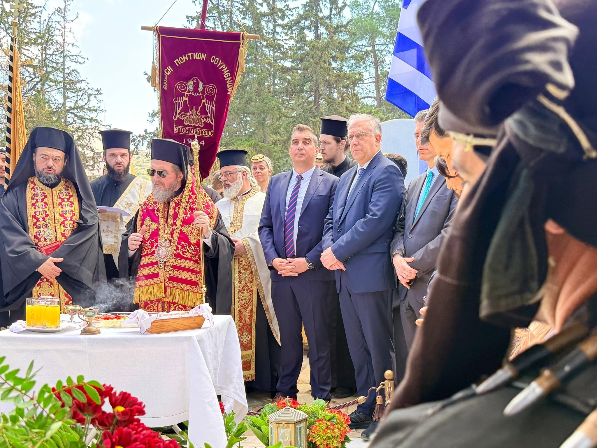 Τ. Θεοδωρικάκος για ταφικό έθιμο στο Ελληνικό: Σύμβολο πίστης, αισιοδοξίας, εθνικής ταυτότητας