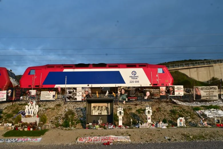 Αναβάλλεται επ’ αόριστον αφού έγινε δεκτή η δήλωση αποχής της προέδρου – News.gr