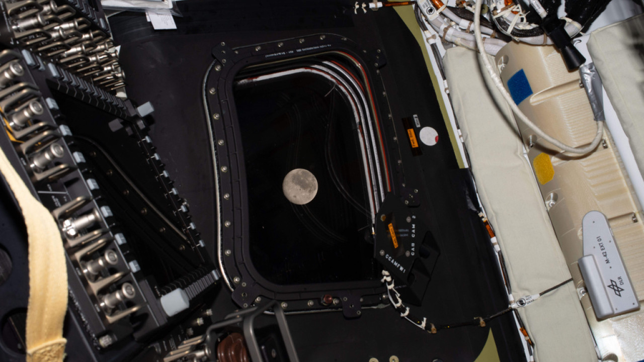 Το Artemis II παίρνει τη στροφή γύρω από τη Σελήνη και επιστρέφει