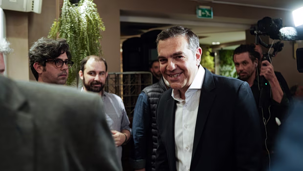 Κίνηση στη κεντροαριστερά, νευρικότητα στελεχών εν αναμονή Τσίπρα – Οι κλεφτές ματιές στον Ανδρουλάκη