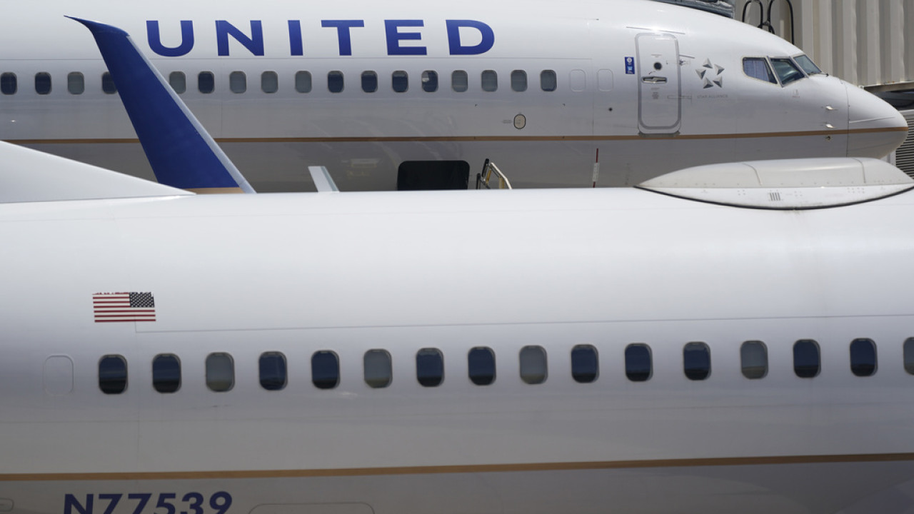 United Airlines: Απογοητευτικές προβλέψεις λόγω των αυξήσεων στα καύσιμα