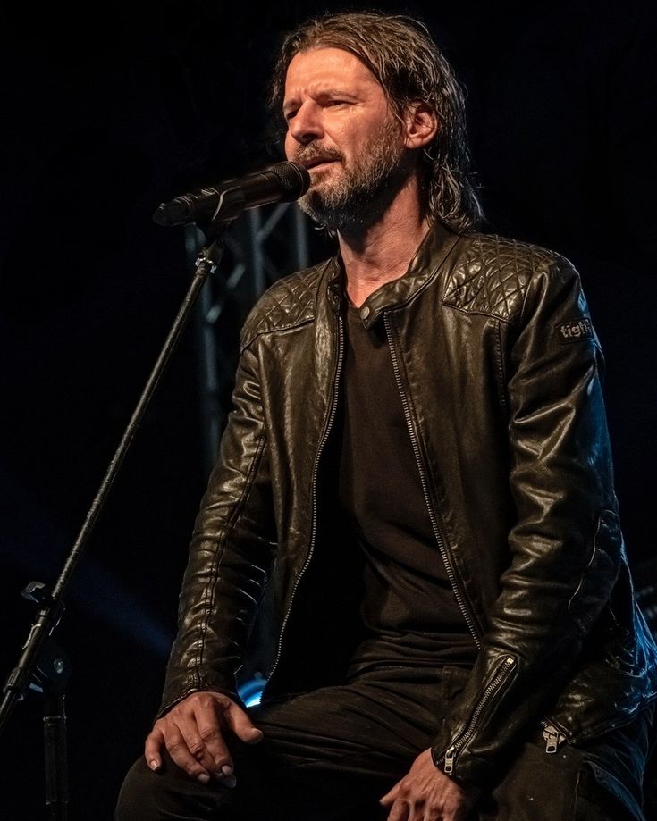 Η Κρήτη ανεβαίνει στο Θέατρο Παλλάς