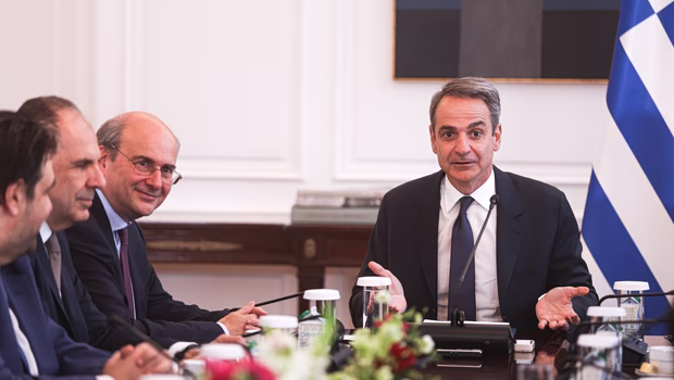 Απαξιωτικός και επιθετικός για ΠΑΣΟΚ και νέα κόμματα ο Μητσοτάκης - Παρατείνεται και τον Ιούλιο η επιδότηση στο diesel