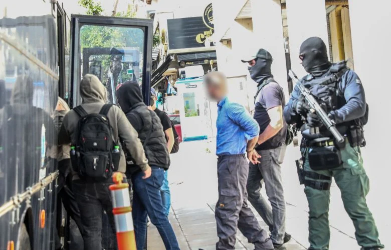 Πώς δρούσε η εγκληματική οργάνωση πίσω από τις 11 ένοπλες ληστείες – Τους υποψιάζονταν στην ΕΛ.ΑΣ και είχαν έτοιμες ομάδες στην Φθιώτιδα