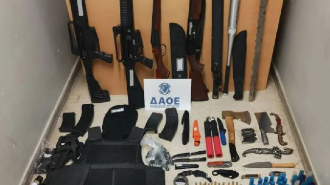 Συνελήφθη άντρας που αναρτούσε φωτογραφίες και βίντεο με όπλα