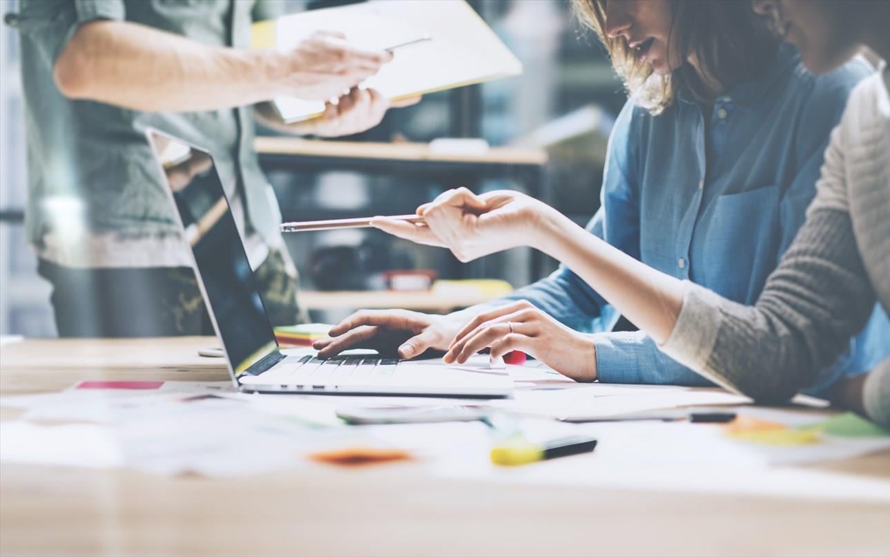 Τρία προγράμματα χρηματοδότησης για ΜμΕ & Startups στον τομέα της Τεχνητής Νοημοσύνης