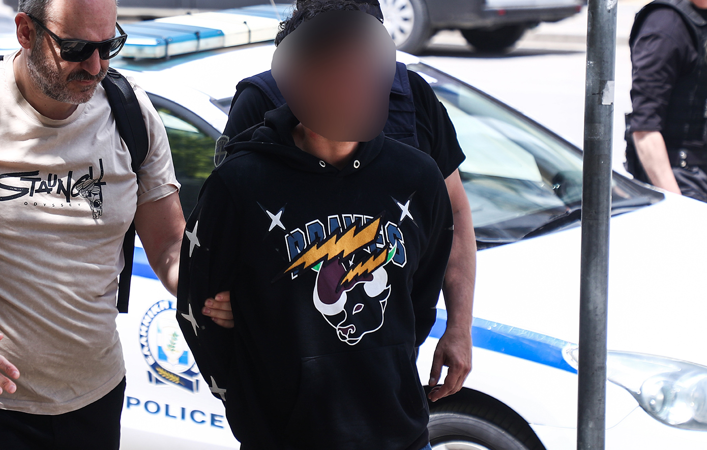 Προφυλακίστηκε ο 30χρονος για τη δολοφονία του 67χρονου πατέρα του στο Τριάδι – Η προβληματική σχέση και τα κενά μνήμης