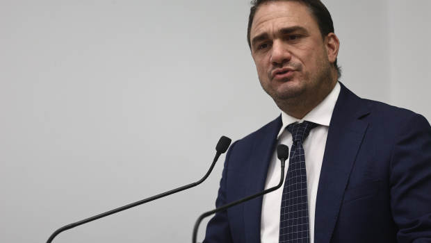 Τσουκαλάς: Σε ομηρία όσοι λαμβάνουν συντάξεις χηρείας - Θα κάνει κάτι η κυβέρνηση;