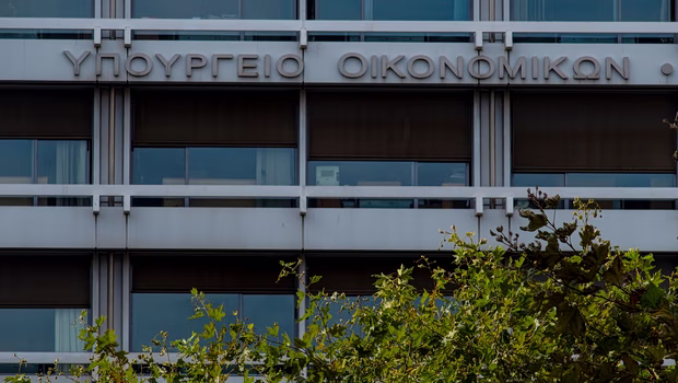 Κόντρα υπουργείου Οικονομικών - ΠΑΣΟΚ για τις δεσμεύσεις Ανδρουλάκη για το ιδιωτικό χρέος
