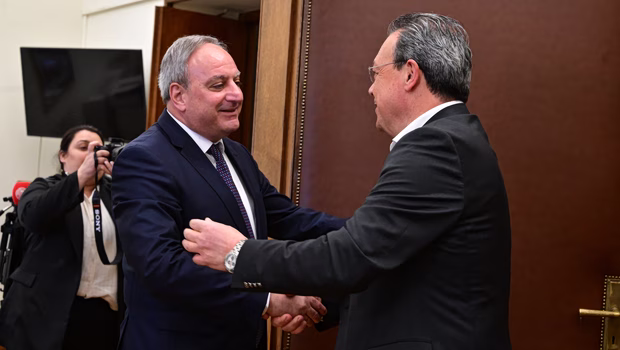 Εκλογές στην Κύπρο: Ευχήθηκε στον Στεφάνου του ΑΚΕΛ ο Φάμελλος μετά την ανακοίνωση των exit polls