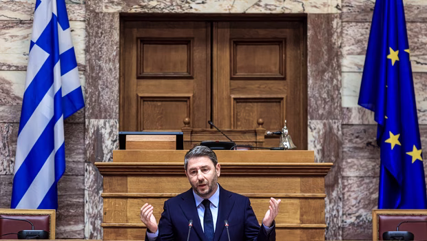 Ανδρουλάκης: Οκτώ δεσμεύσεις του ΠΑΣΟΚ για το ιδιωτικό χρέος - Η κυβέρνηση ταυτίστηκε με τη λεηλασία των ξένων funds