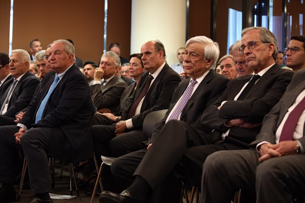 Κ. Καραμανλής: Κεραυνοί για «παράνομες ή τυπικά νομιμοφανείς» υποκλοπές και για «εμμονή των κρατούντων» στις εκπτώσεις στις δημοκρατικές αξίες