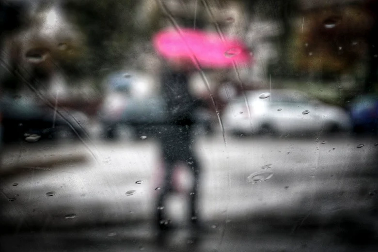 Λίγες νεφώσεις πρόσκαιρα αυξημένες με τοπικές βροχές μετά το μεσημέρι – News.gr