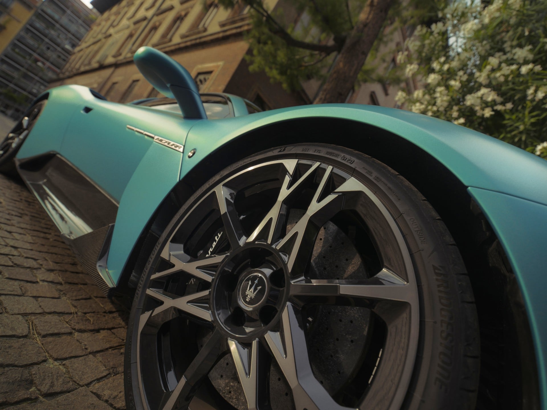 Αποκλειστικός συνεργάτης στο super sportscar Maserati MCPURA