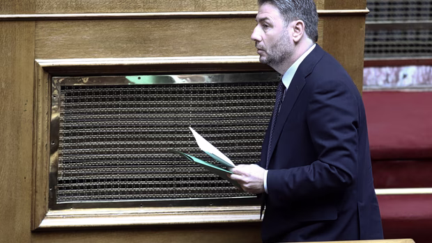 ΠΑΣΟΚ: Σύγκρουση με την κυβέρνηση για τα κόκκινα δάνεια - Ποιες προτάσεις θα καταθέσει ο Ανδρουλάκης