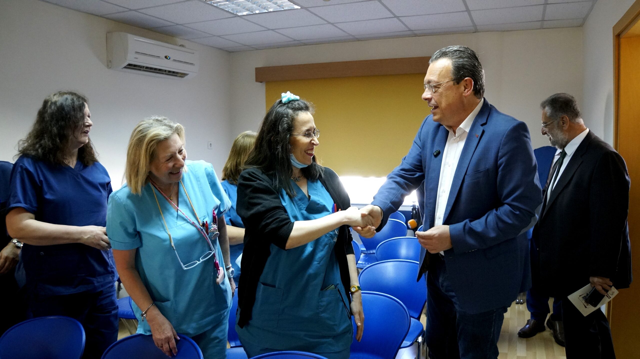 Φάμελλος: Επείγει η ενότητα για να φύγει η επικίνδυνη κυβέρνηση - Ξεκάθαρη επιλογή της κυβέρνησης να απαξιωθεί η Δημόσια Υγεία