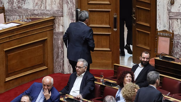 «Θάβουν» την εξεταστική για τις υποκλοπές με την πλειοψηφία των «151» - Κοινοβουλευτικό πραξικόπημα καταγγέλλει η Αντιπολίτευση