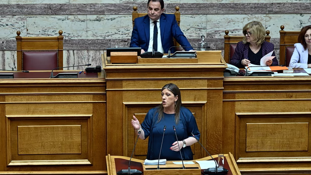 Επεισοδιακή άρση ασυλίας Κωνσταντοπούλου και κόντρα με Φλωρίδη - «Μόνο τα τσιράκια του, οι επίορκοι δικαστές με κατήγγειλαν»