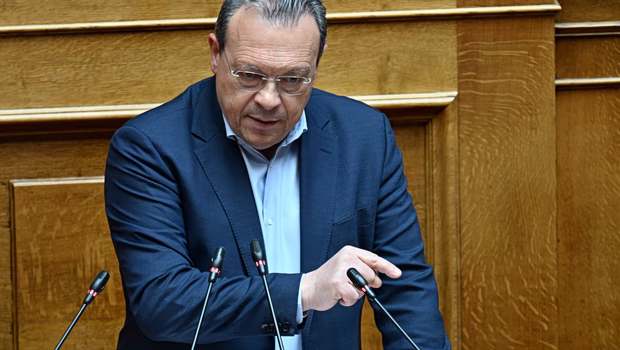Φάμελλος: Λαβύρινθος σκανδάλων που ξεκινούν και τελειώνουν στο Μαξίμου - Κρυπτόμενος και πολλαπλά εκβιαζόμενος πρωθυπουργός