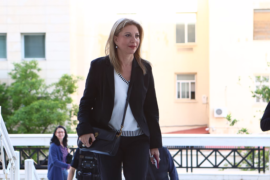 Τις επόμενες μέρες η ιδρυτική διακήρυξη για το κόμμα της Καρυστιανού - Σε απευθείας μετάδοση η συγκέντρωση υπογραφών (βίντεο)