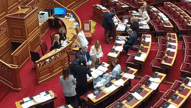 Βουλή: Απορρίφθηκε με 152 «όχι» η πρόταση για σύσταση προανακριτικής- Απώλειες στη ψηφοφορία για τη ΝΔ