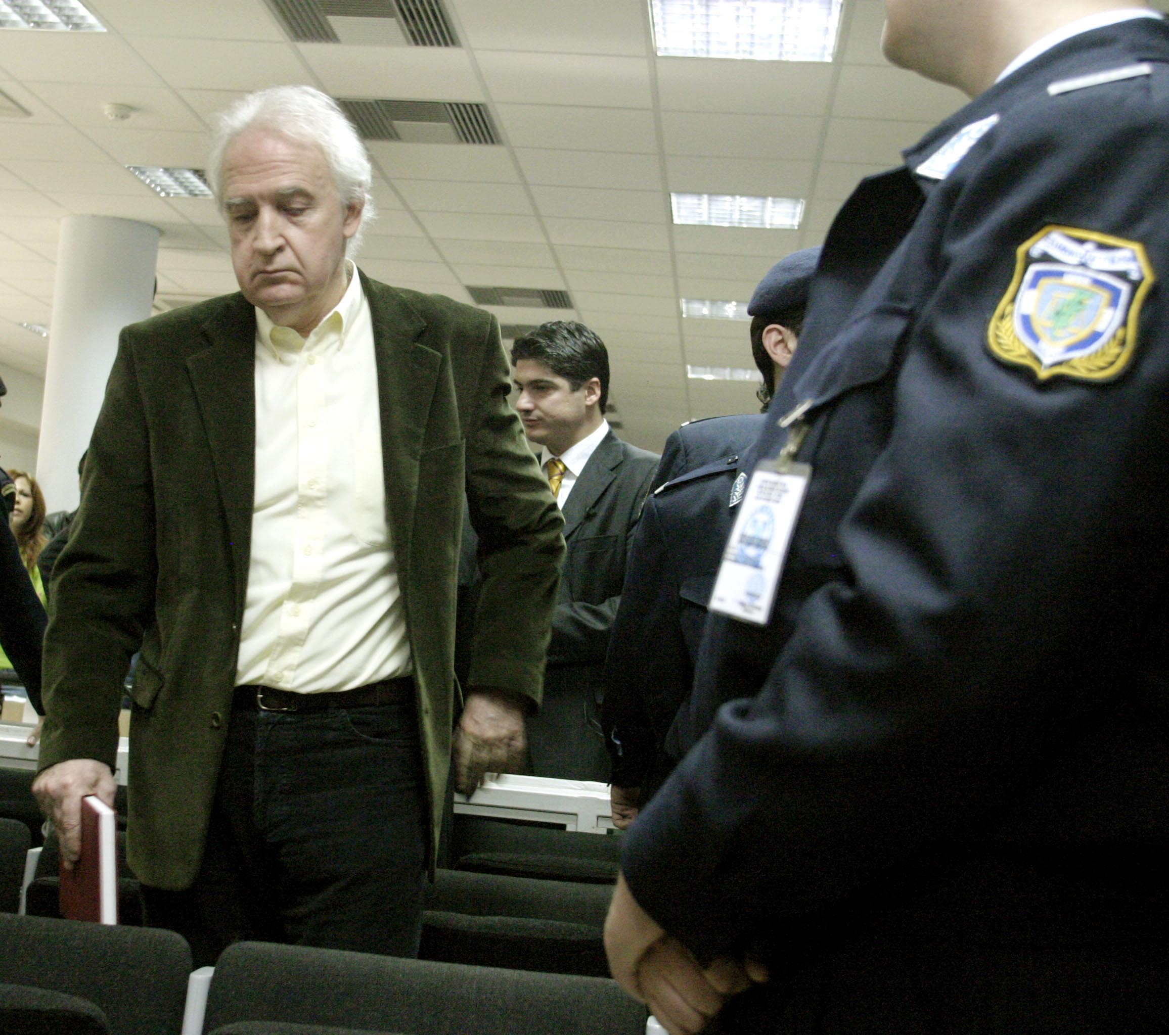 Οι πρώτες εικόνες του αρχηγού της «17Ν» μετά την αποφυλάκισή του (Βίντεο)