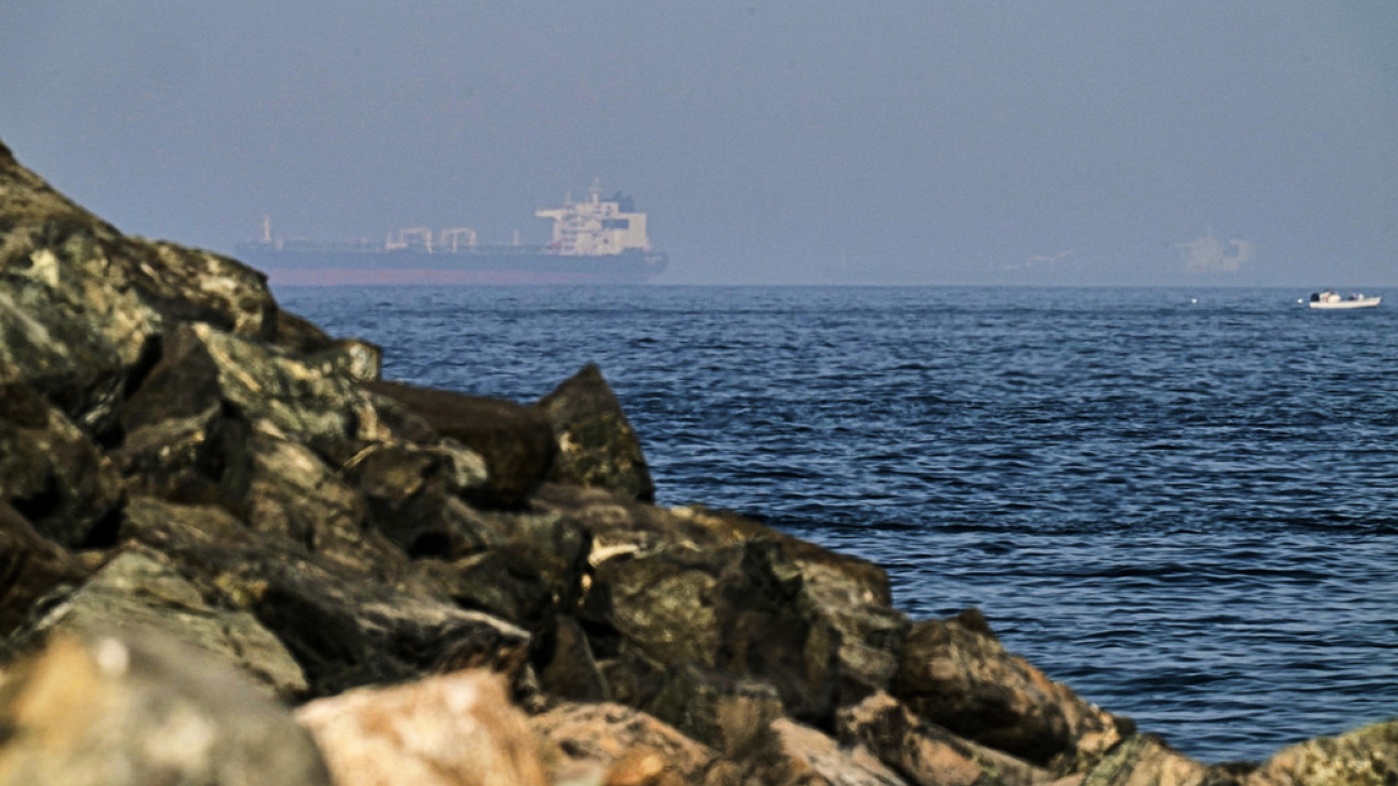 Ο ναυτιλιακός κολοσσός Maersk ανακοίνωσε πως φορτηγό υπό αμερικανική σημαία πέρασε το Στενό του Ορμούζ