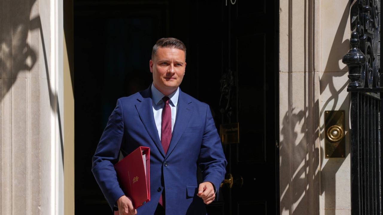 Βρετανία: Ο Στρίτινγκ αμφισβητεί ανοιχτά τον Στάρμερ - «θα είμαι υποψήφιος»