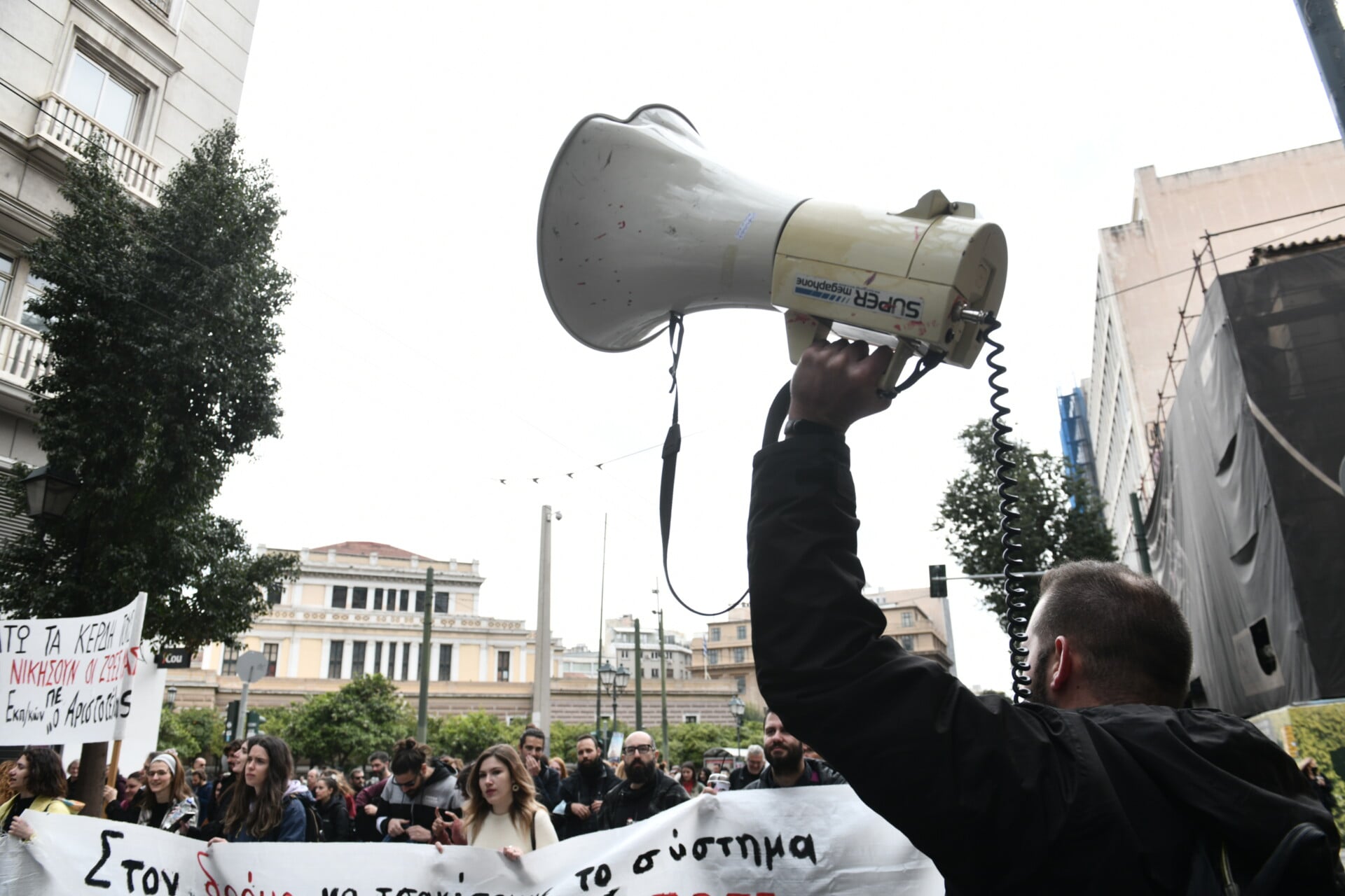 Εικοσιτετράωρη απεργία της ΑΔΕΔΥ σήμερα