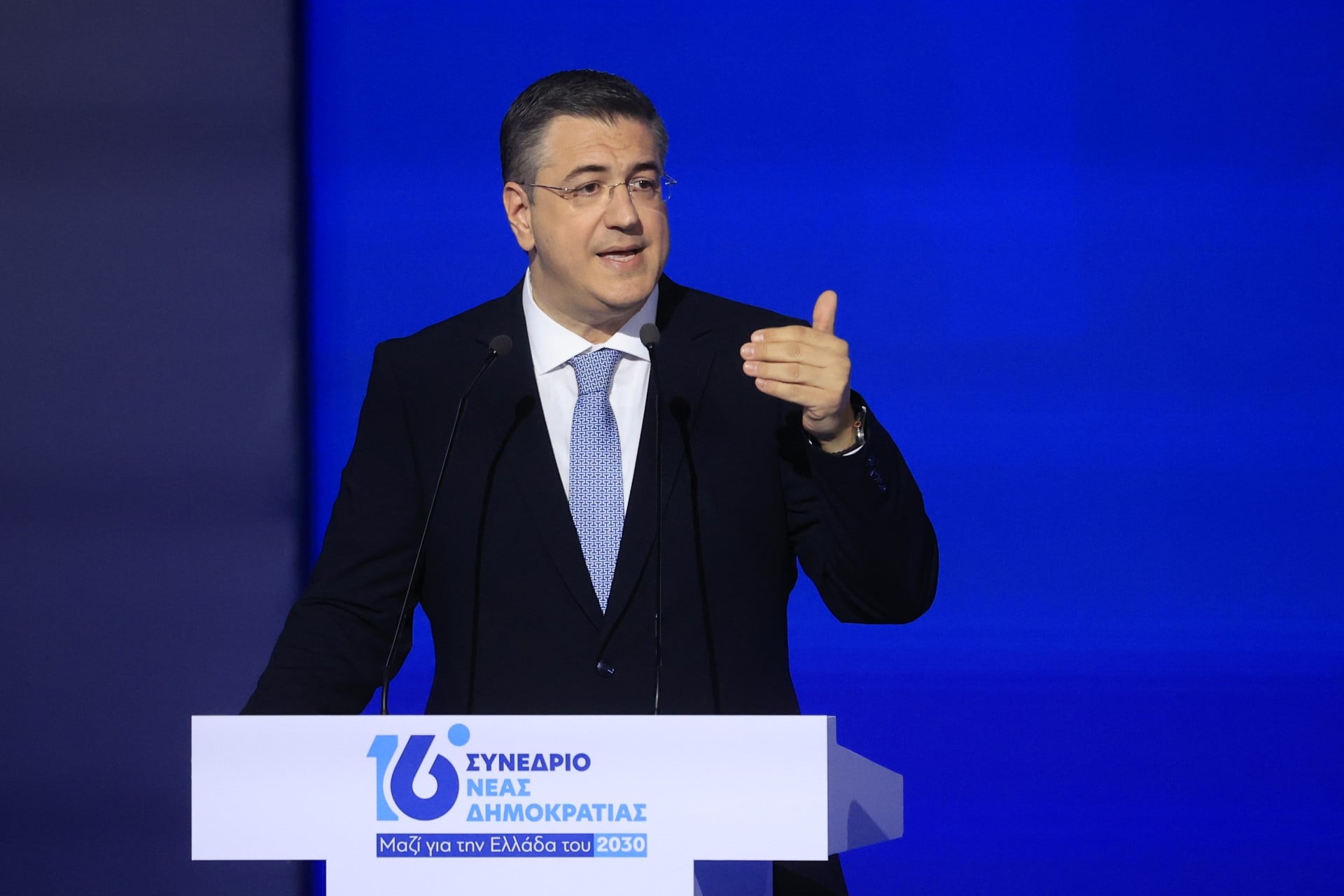 Απ. Τζιτζικώστας στο Συνέδριο της Ν.Δ.: Η παράταξη καλείται να εξελιχθεί