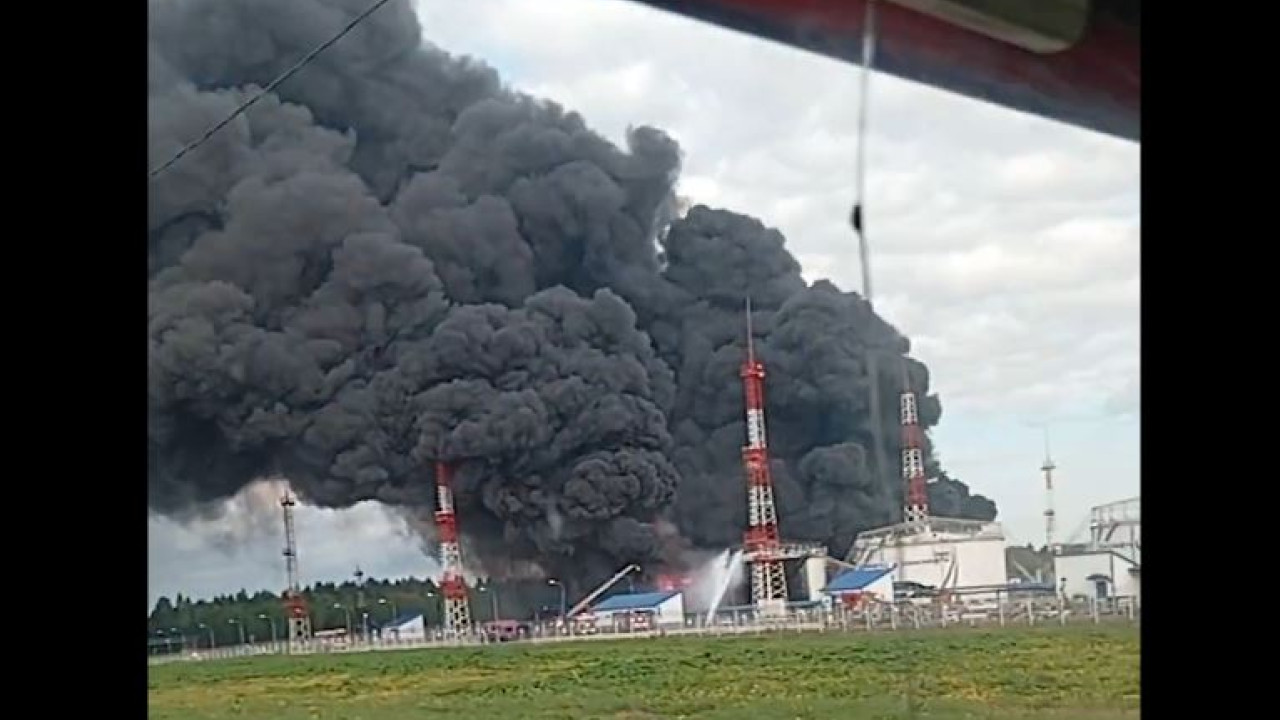 Μόσχα: Διυλιστήριο πετρελαίου και σταθμοί άντλησης επλήγησαν από τις ουκρανικές επιθέσεις
